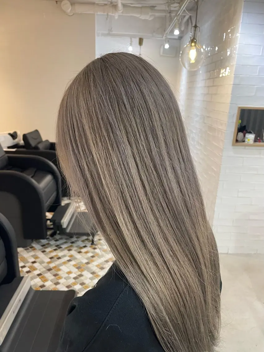 ロング カラー グレージュ ヘアカラー トリートメント 平澤 萌香のその他イメージ