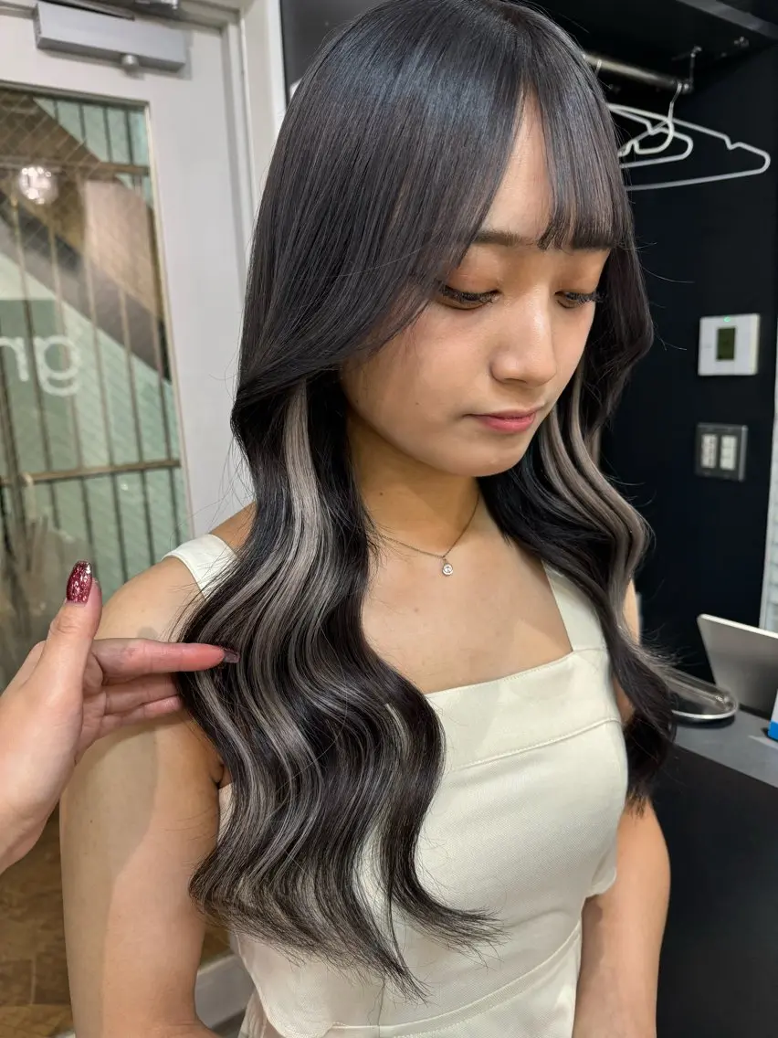 ロング カラー ハイトーン&髪質改善 &韓国エクステ🤎のヘアスタイル