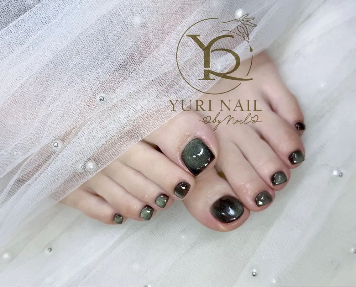 ネイル ハンドネイル フットネイル ハンドケア YURI Nail NARITAのネイルデザイン