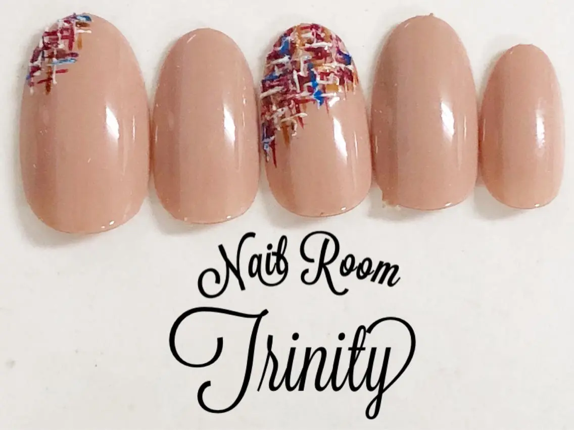 ネイル ハンドネイル Trinity ネイリストスタッフのネイルデザイン