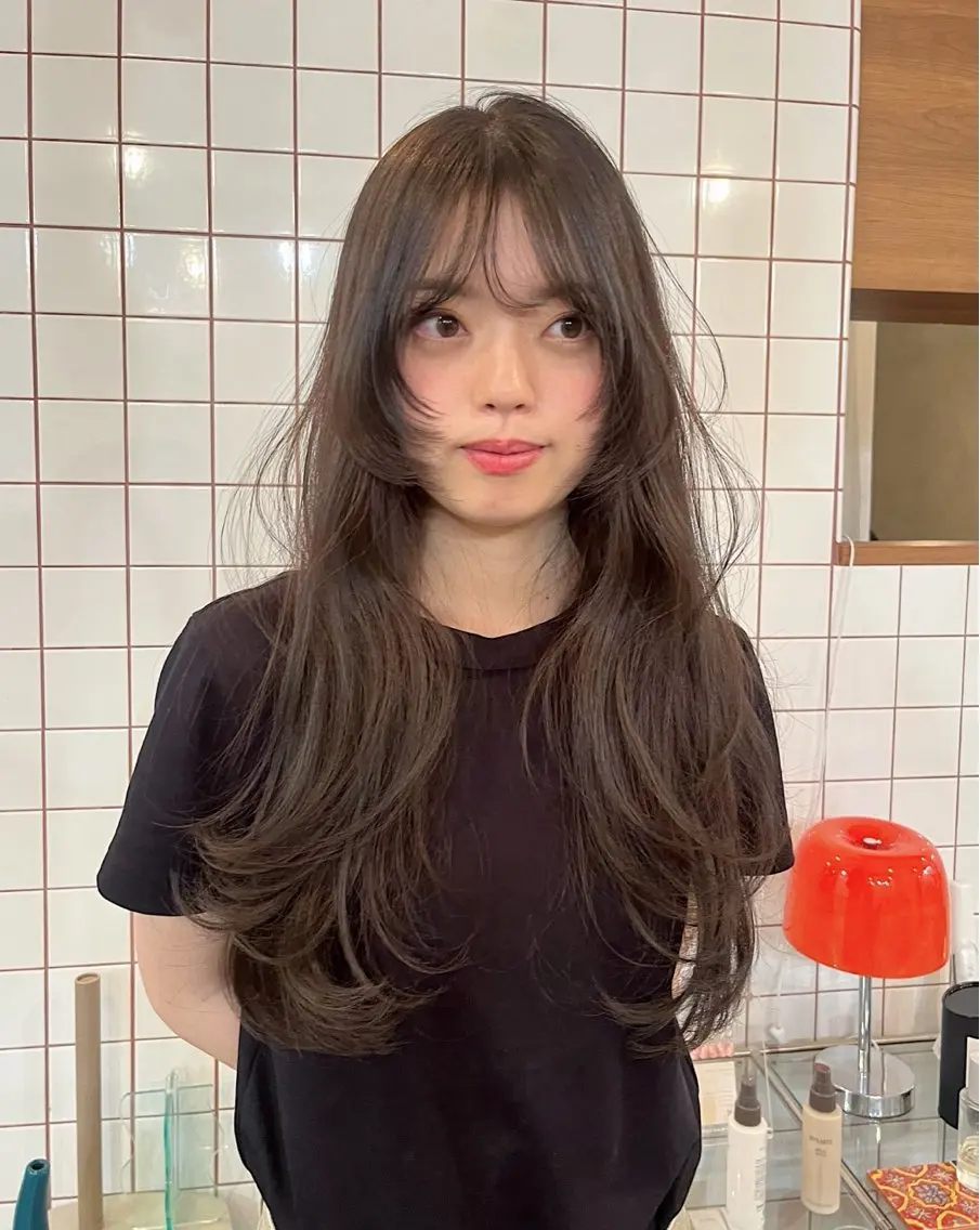 ロング カット ヘアカラー トリートメント 義本 風佳のヘアスタイル
