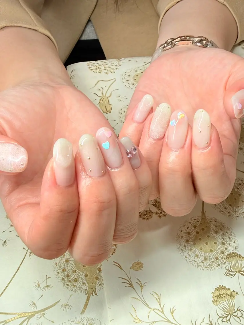 ネイル ドット キラキラネイル レース 持ち込み ニュアンスネイル ハンドネイル miel nailのネイルデザイン