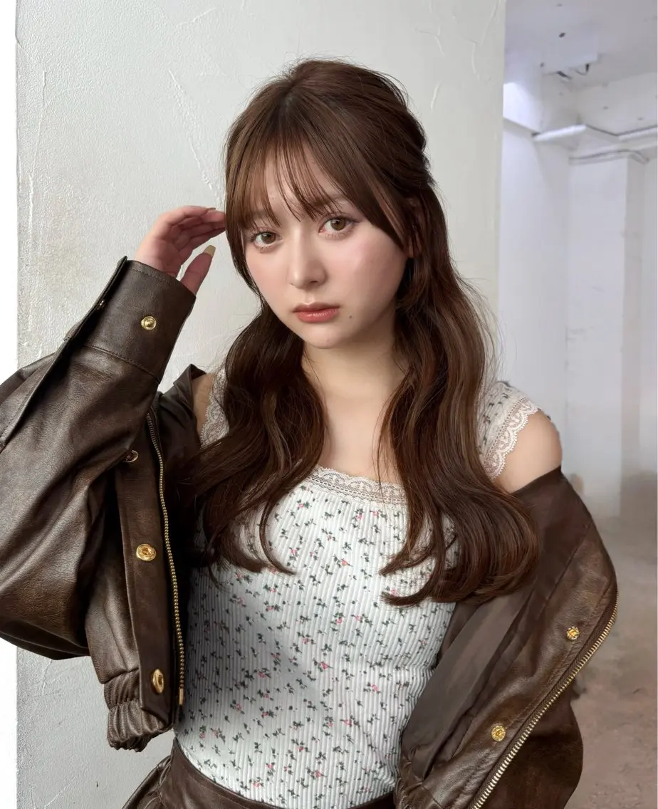 ロング 上田 涼香のヘアスタイル