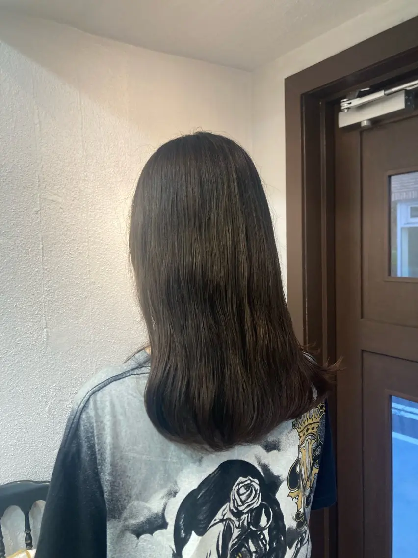 セミロング カラー 暖色カラー💞 菊地しおんのヘアスタイル