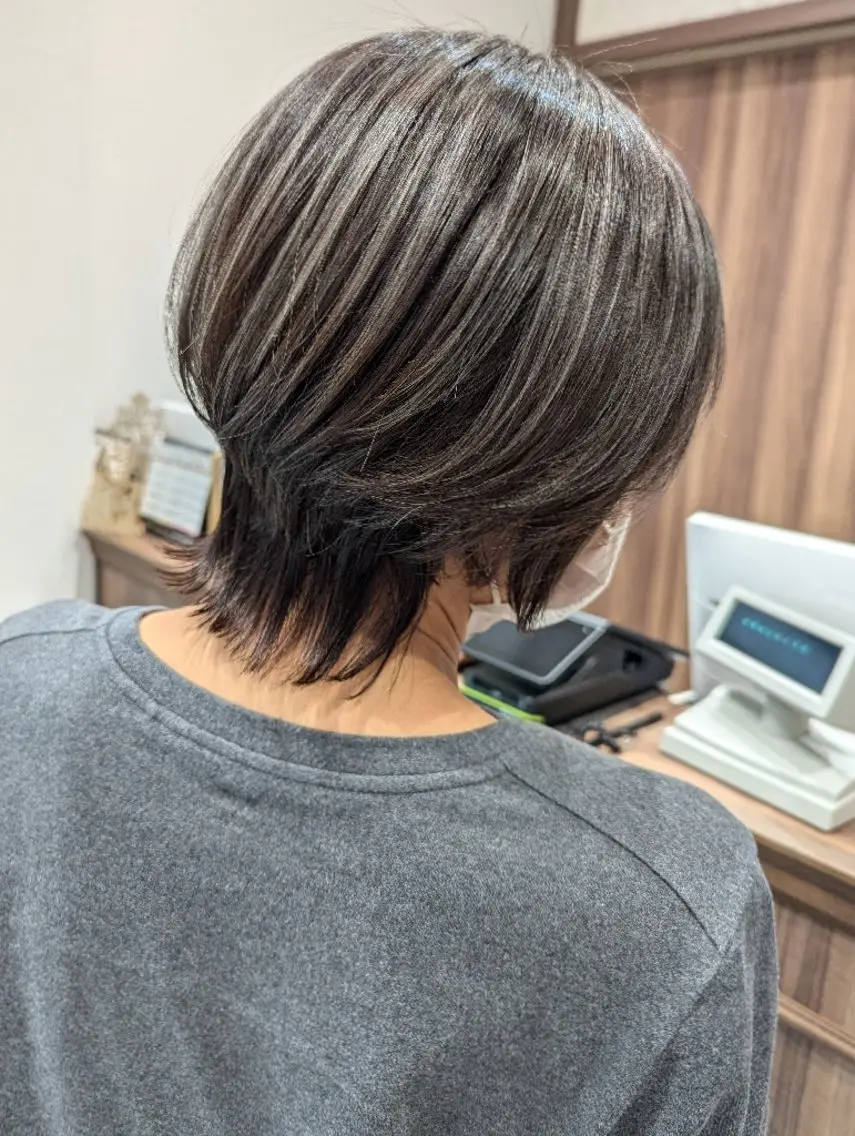ショート カラー ハイライトカラー ハイライト ショートヘア ウルフカット ヘアカラー トリートメント 🩶ハイライトカラー 🩶ASH西葛西鈴木のヘアスタイル