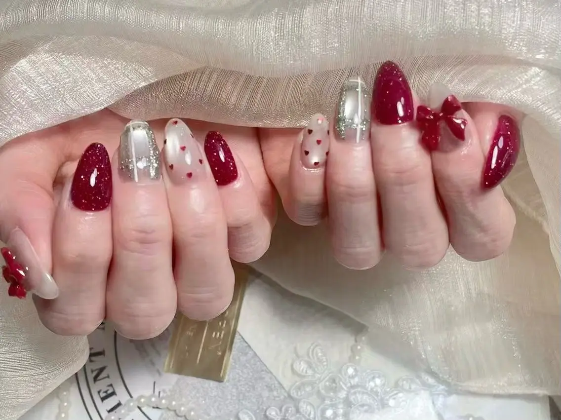 ネイル オーロラネイル チークネイル フレンチネイル ジェルネイル ガラスフレンチ ハンドネイル ハンドケア Nail Jolieのネイルデザイン