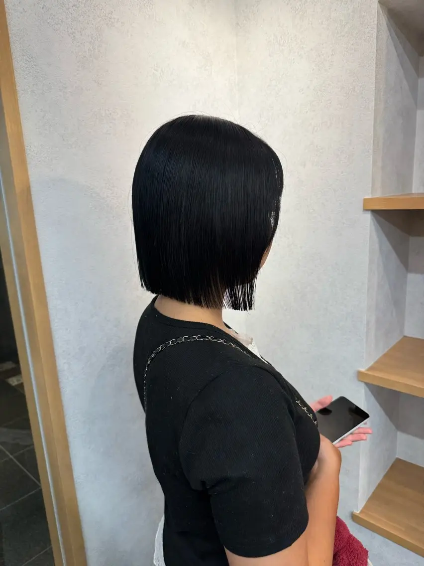 ショート ボブ カット ヘアカラー トリートメント yui 透明感 ベージュ/パーマのヘアスタイル
