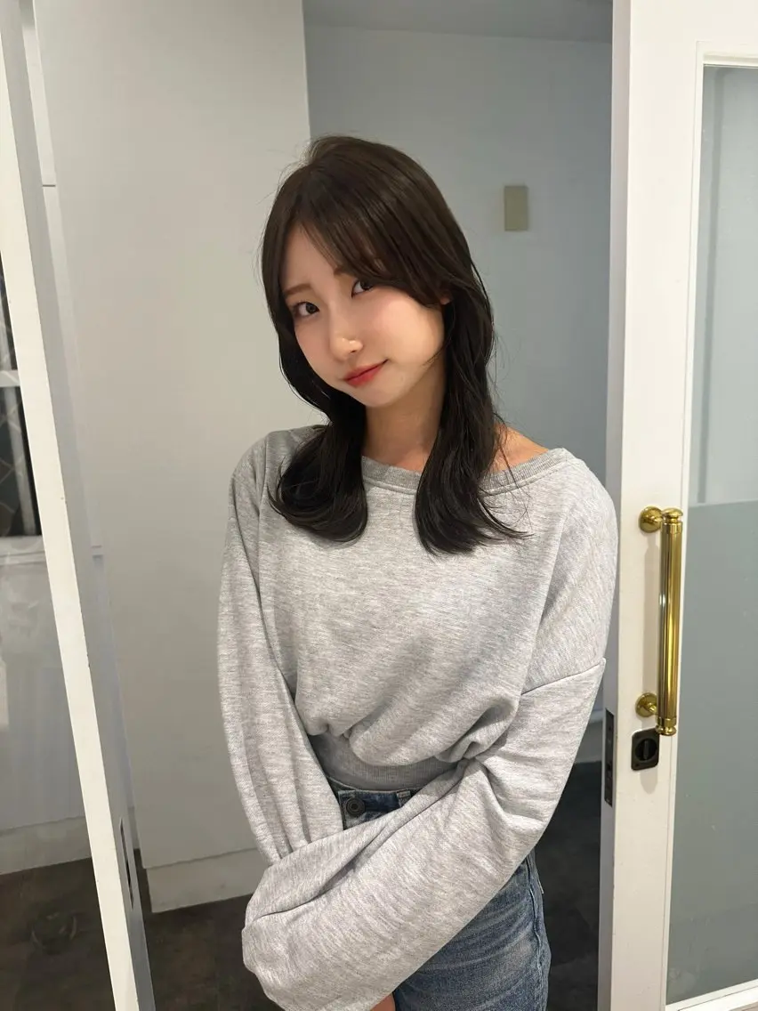 セミロング カラー . AYUKAのヘアスタイル