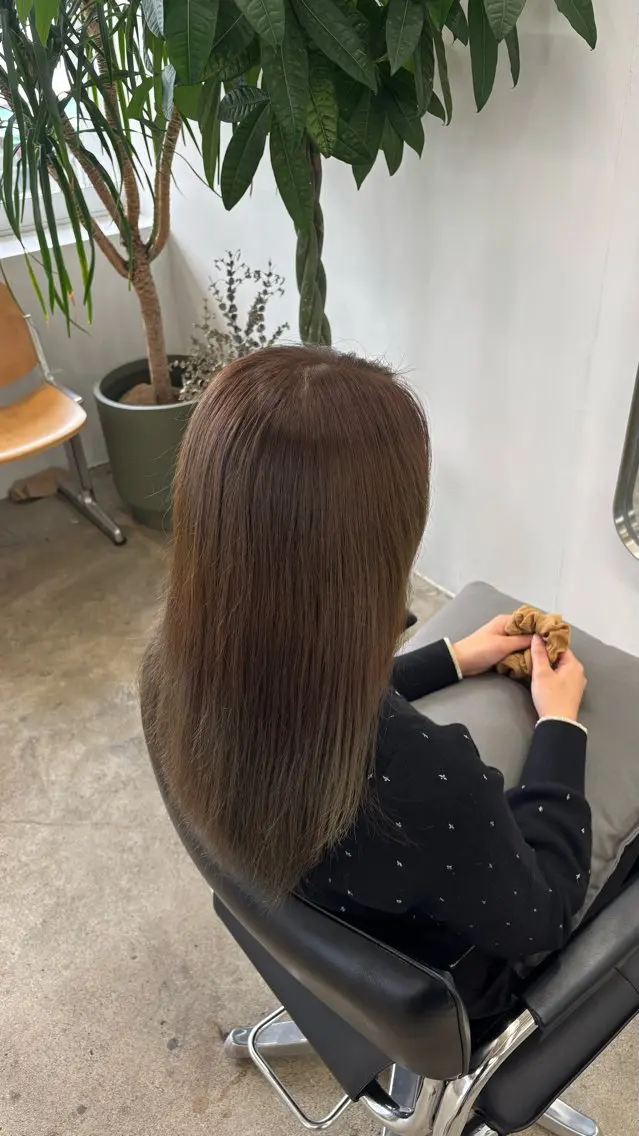 セミロング ヘアカラー トリートメント 大和⚜️ナチュラル 艶カラー/高崎のヘアスタイル