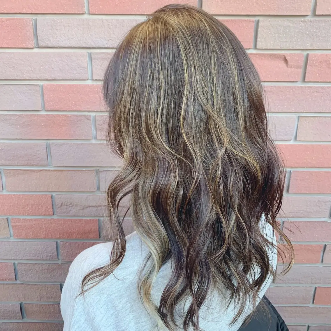 セミロング カラー 透明感カラー ハイライトカラー ハイライト ヘアカラー トリートメント Mizuki 🐰🌟のヘアスタイル