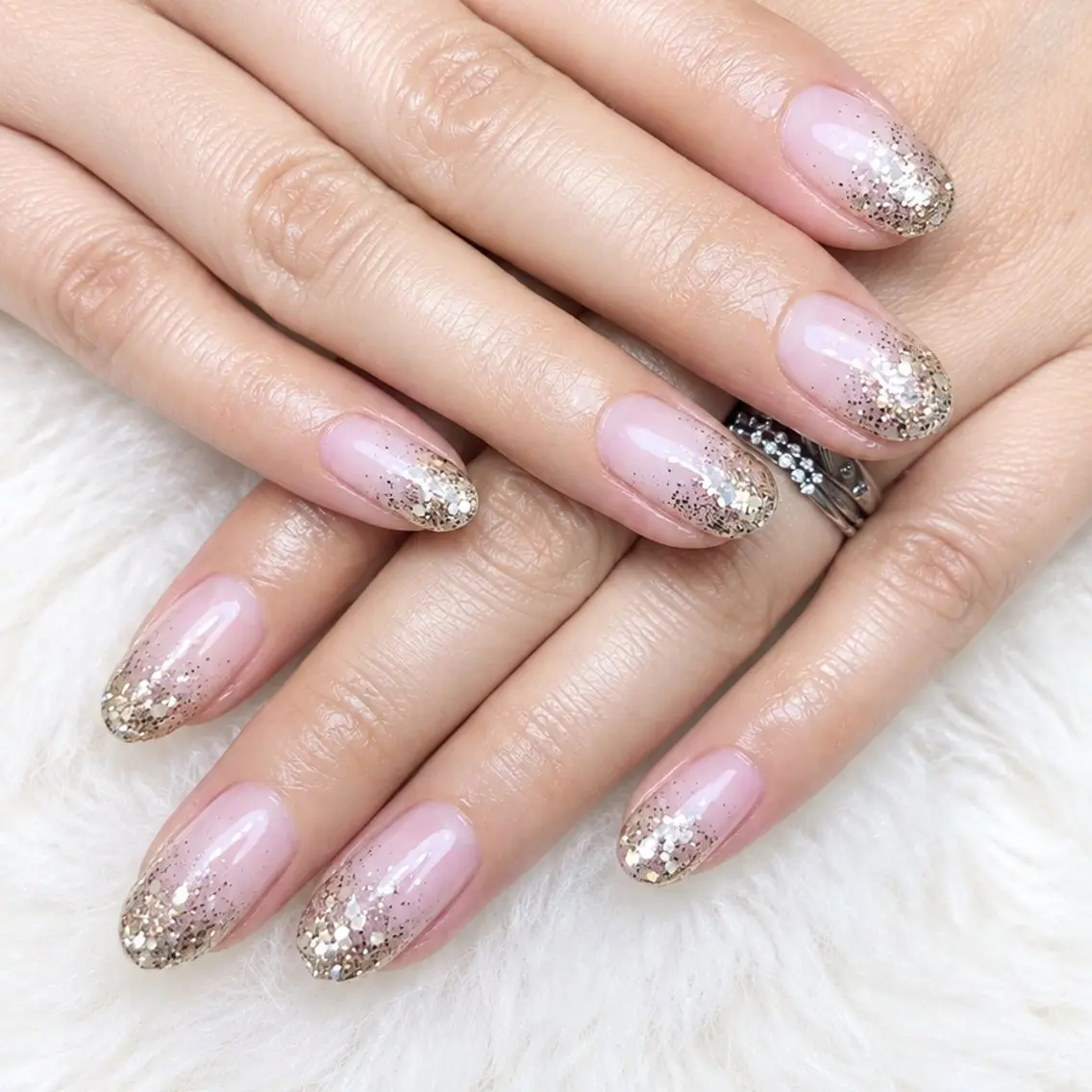 ネイル ブラウン グラデーション ラメ(グリッター) ラメグラデーション ハンドネイル WB,nail 🤍 KOKORO のネイルデザイン