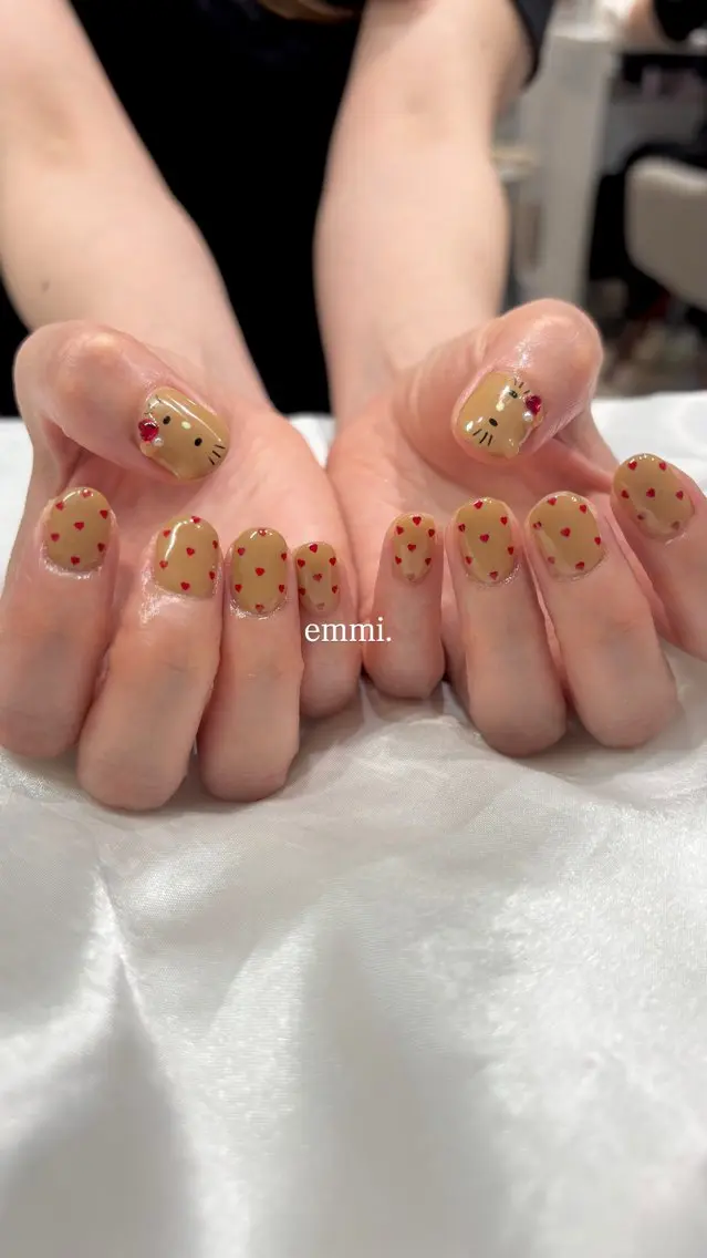 ネイル チークネイル フレンチネイル ガーリー 氷ネイル・うるうるネイル キラキラネイル emmi nailのネイルデザイン