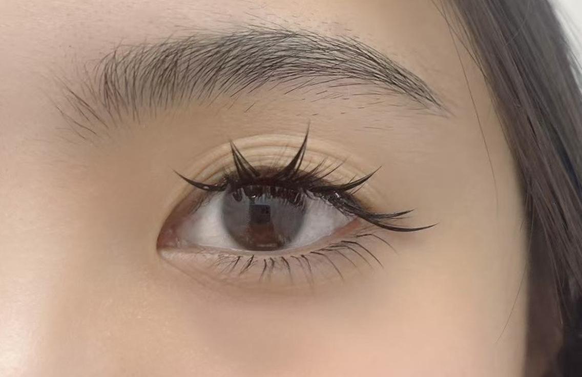 マツエク・マツパ フラットラッシュ 韓国風マツエク パリジェンヌラッシュリフト まつげパーマ 下まつげエクステ Seira🧸マツエ ク🧡新大久保店のマツエク・マツパデザイン