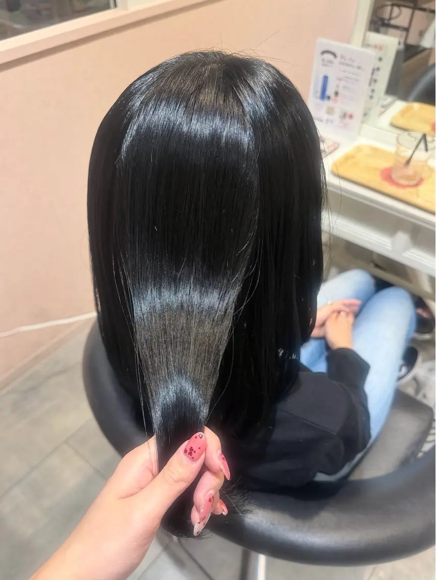 ミディアム カット 縮毛矯正 トリートメント レイヤー/インナー 髪質改善/まなかのヘアスタイル
