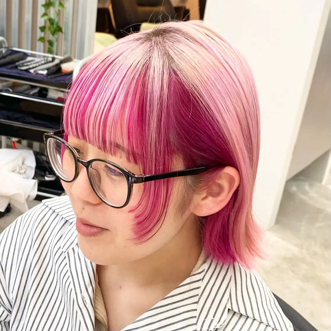 ミディアム カラー ブリーチ 透明感カラー ピンクカラー 顔まわりレイヤー 顔周りカット カット ヘアカラー トリートメント 艶髪と透明感を ‼️/若林のヘアスタイル