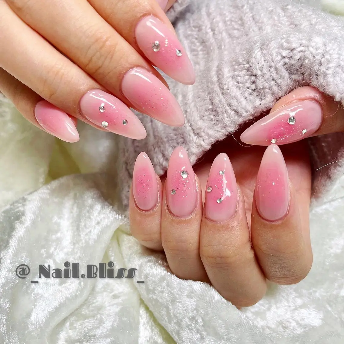 ネイル チークネイル ハンドネイル NAIL BLISSのネイルデザイン