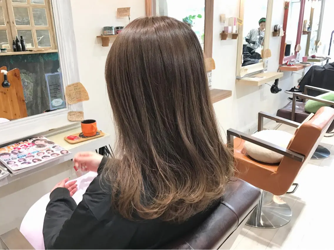 セミロング カラー バレイヤージュ イルミナカラー レイヤーカット メンズ指名多数!! 田島史也のヘアスタイル