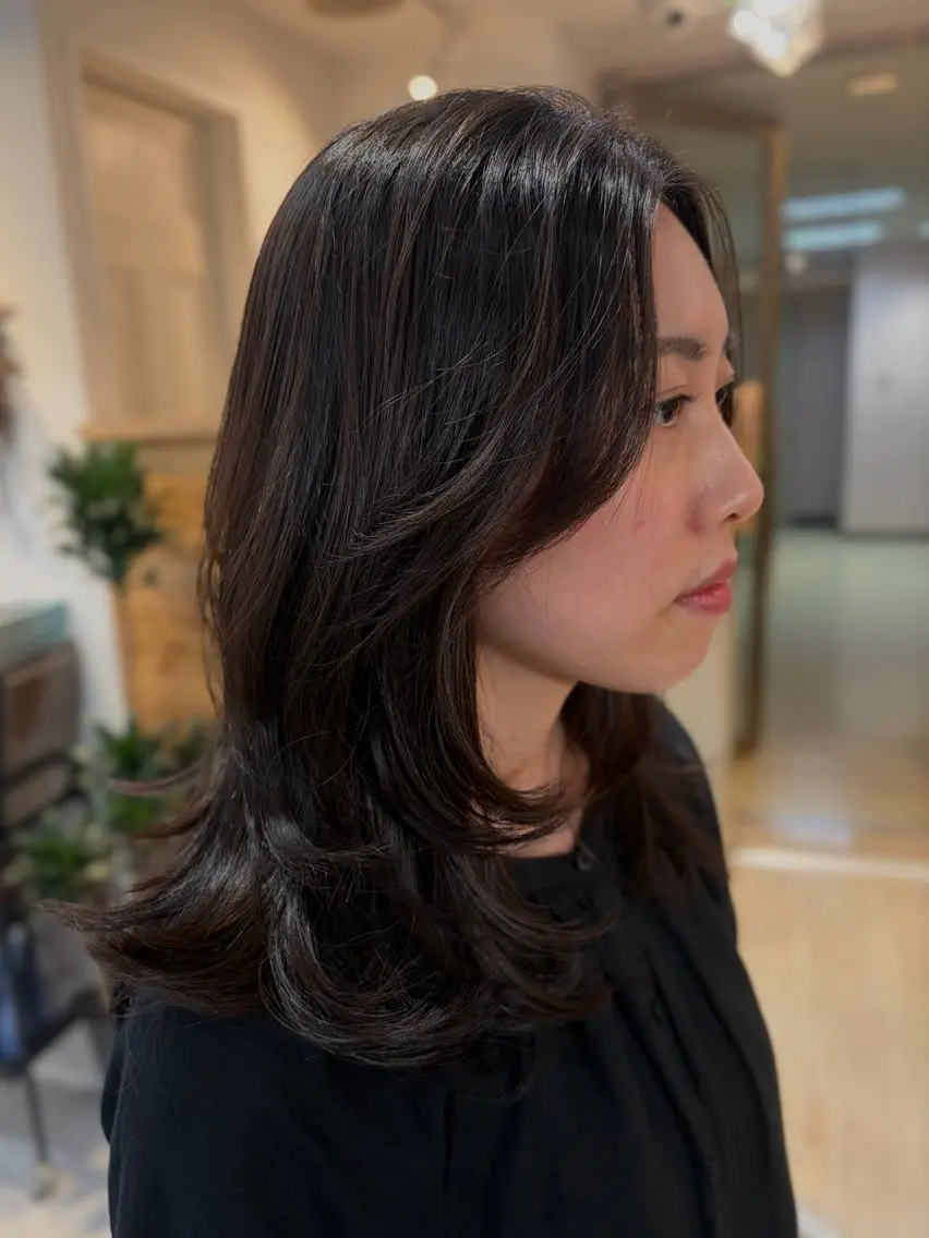 ミディアム カラー ミディアムレイヤー ブラウンカラー 透明感カラー レイヤーカット カット ヘアカラー トリートメント cana 札幌レイヤースタイルのヘアスタイル