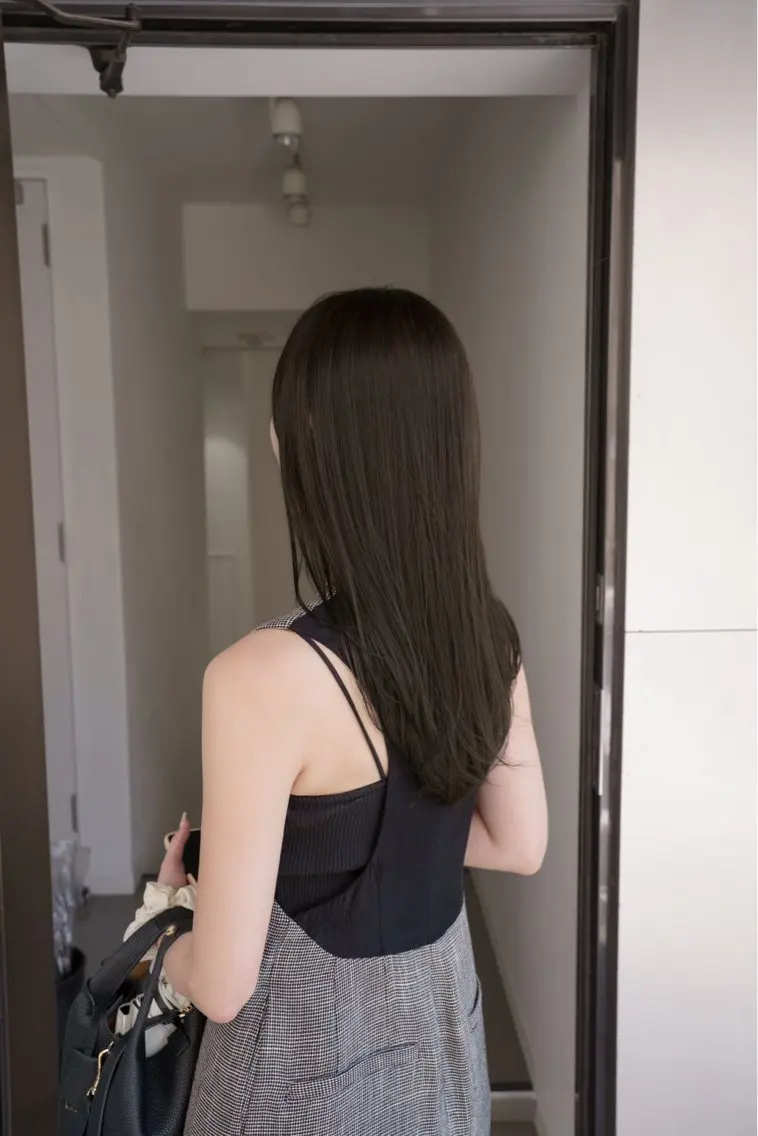 セミロング カラー ブリーチ 透明感カラー ブリーチなしカラー レイヤーカット 酸性ストレート navile原宿 yumaのヘアスタイル