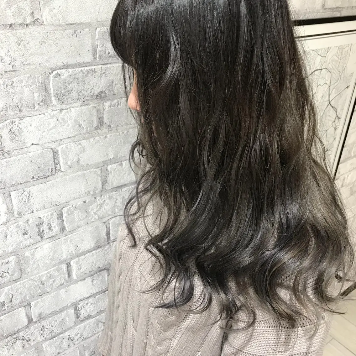セミロング カラー ブリーチ ダークグレー ダークグレージュ グレージュ カット ヘアカラー Oopsレイヤー 加藤澄都のヘアスタイル