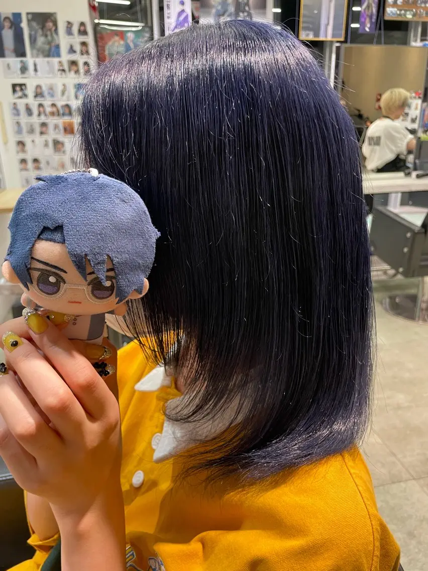 セミロング カラー インナーカラー 推し ブリーチ 髪質改善のヘアスタイル