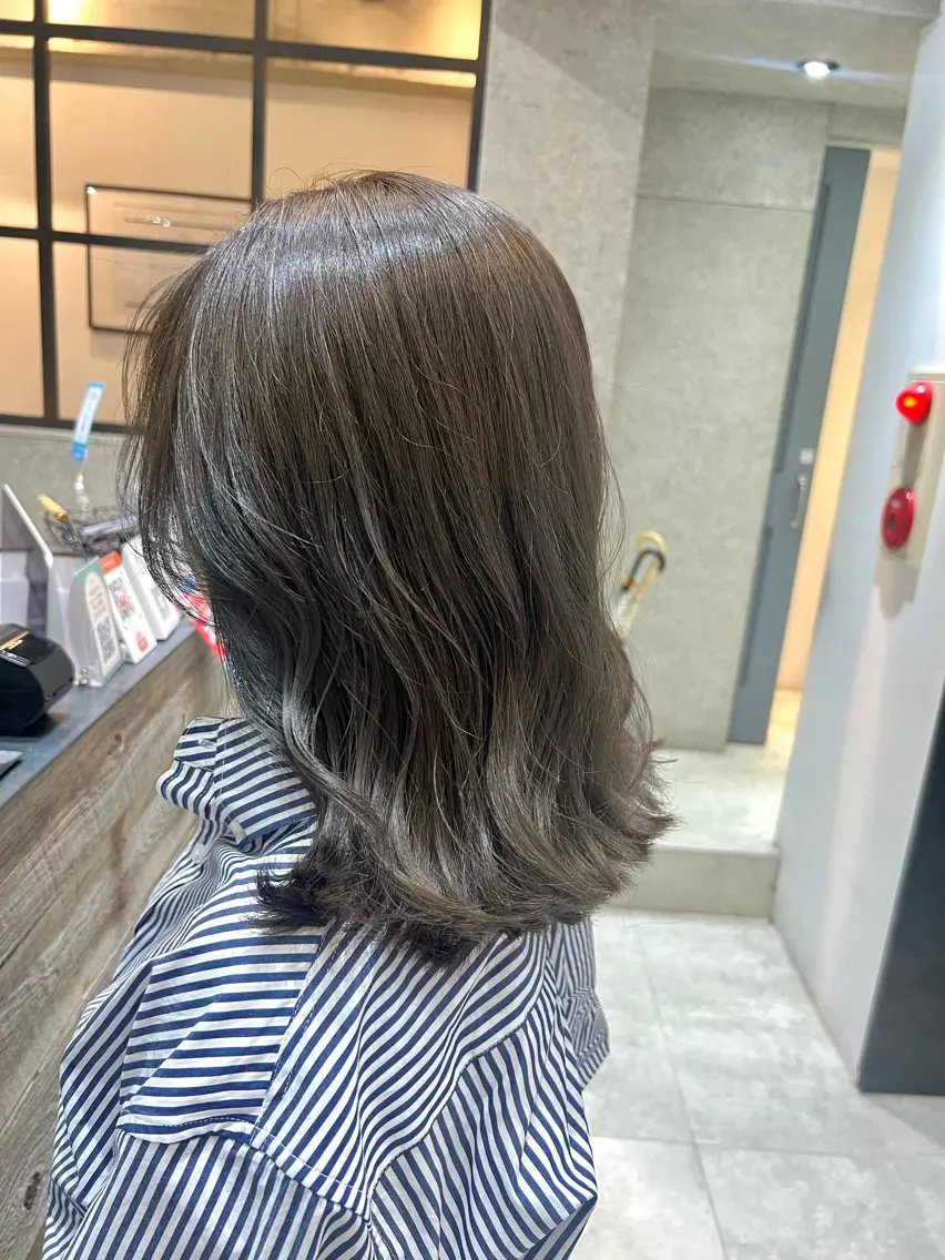 ミディアム カラー アディクシーカラー グレージュ オリーブグレージュ オリーブグレー カット ヘアカラー トリートメント 🌿ニュアンス/髪質 改善🌿Fukudaのヘアスタイル