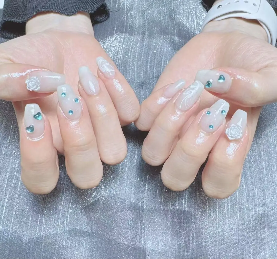 ネイル アートネイル オーロラネイル チークネイル フラッシュネイル フレンチネイル ハンドネイル Rs nail 新宿西口のネイルデザイン