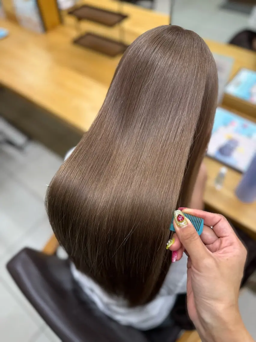 ロング カラー ベージュカラー 透明感カラー ミルクティーベージュ 髪質改善 ロング カット ヘアカラー トリートメント 🫧髪質改善/美髪 /艶カラー/楓🫧のヘアスタイル