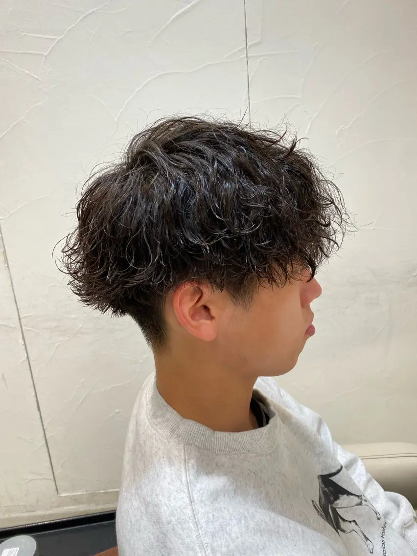 ショート パーマ メンズ カット パーマ メンズ特化型美容師 栗山勇人のヘアスタイル