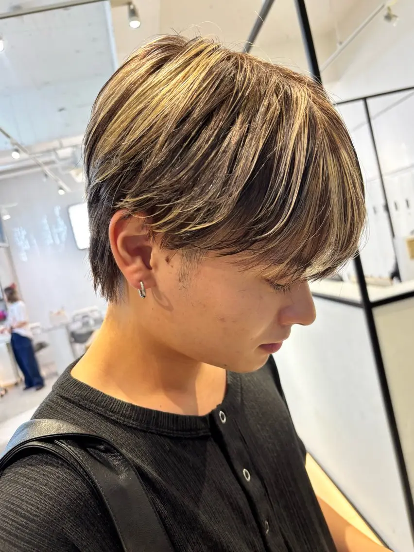 メンズ センターパート/カラ ーメッシュ📍ﾕﾘのヘアスタイル
