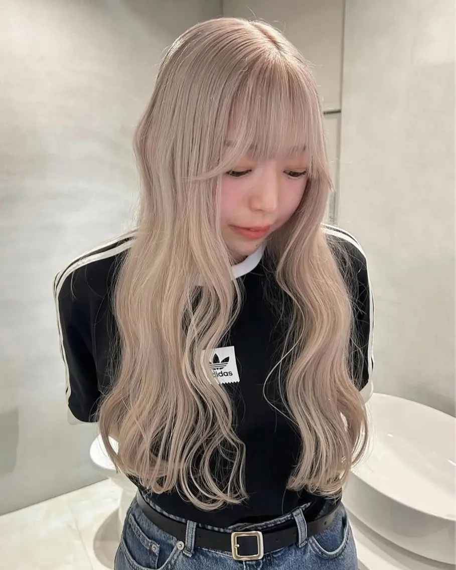 【ハイブリーチ👩🏼】ブリーチ2回+カラー+トリートメントの写真