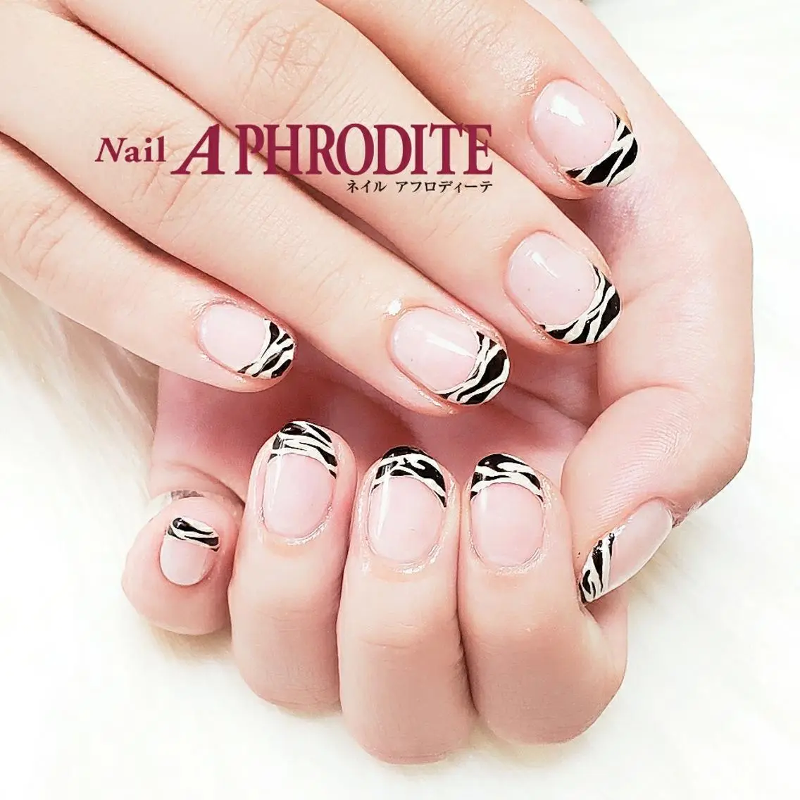 ネイル クリアネイル ジェルネイル ソフトジェル ハンドネイル Nail Aphroditeのネイルデザイン
