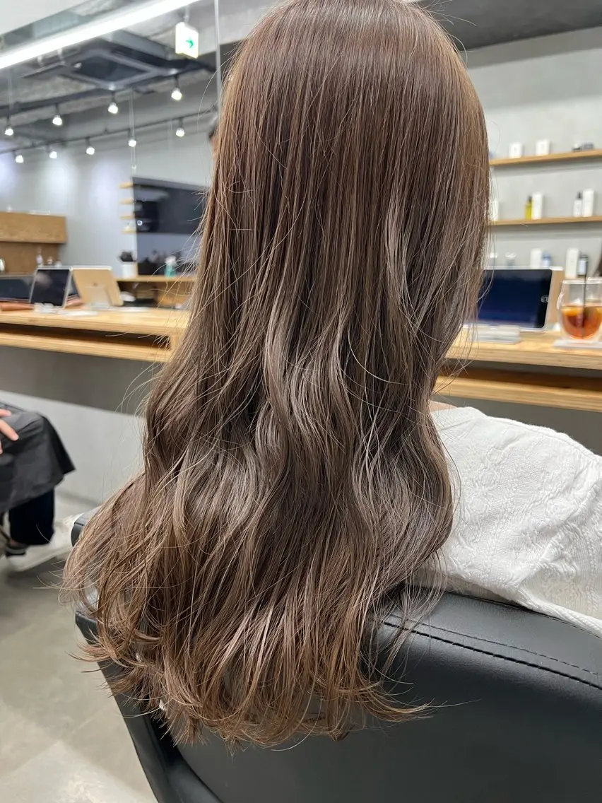 ロング カラー 亀田 泰生のヘアスタイル