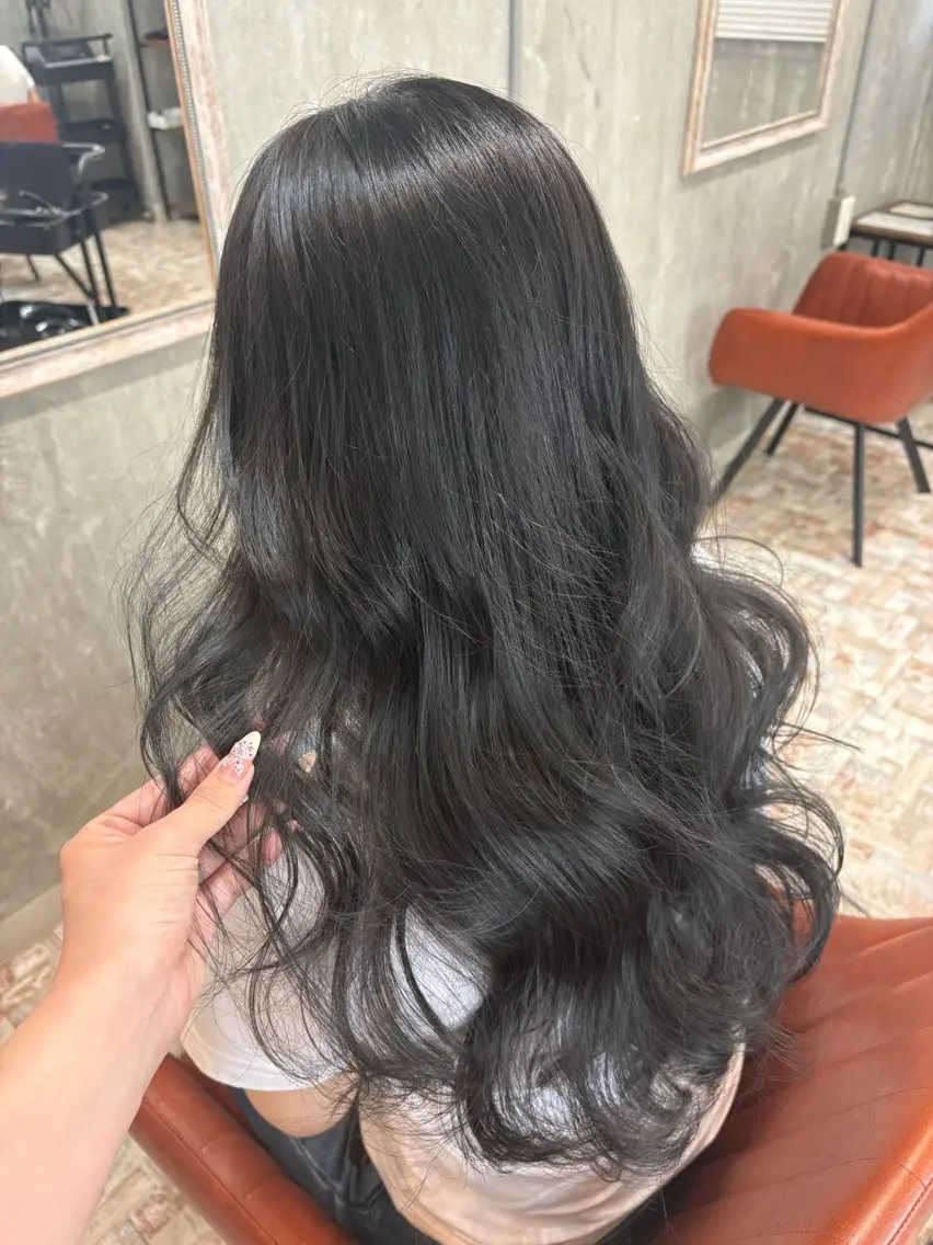 ロング カラー ヘアカラー botan🪷☆*。 レ ナのヘアスタイル