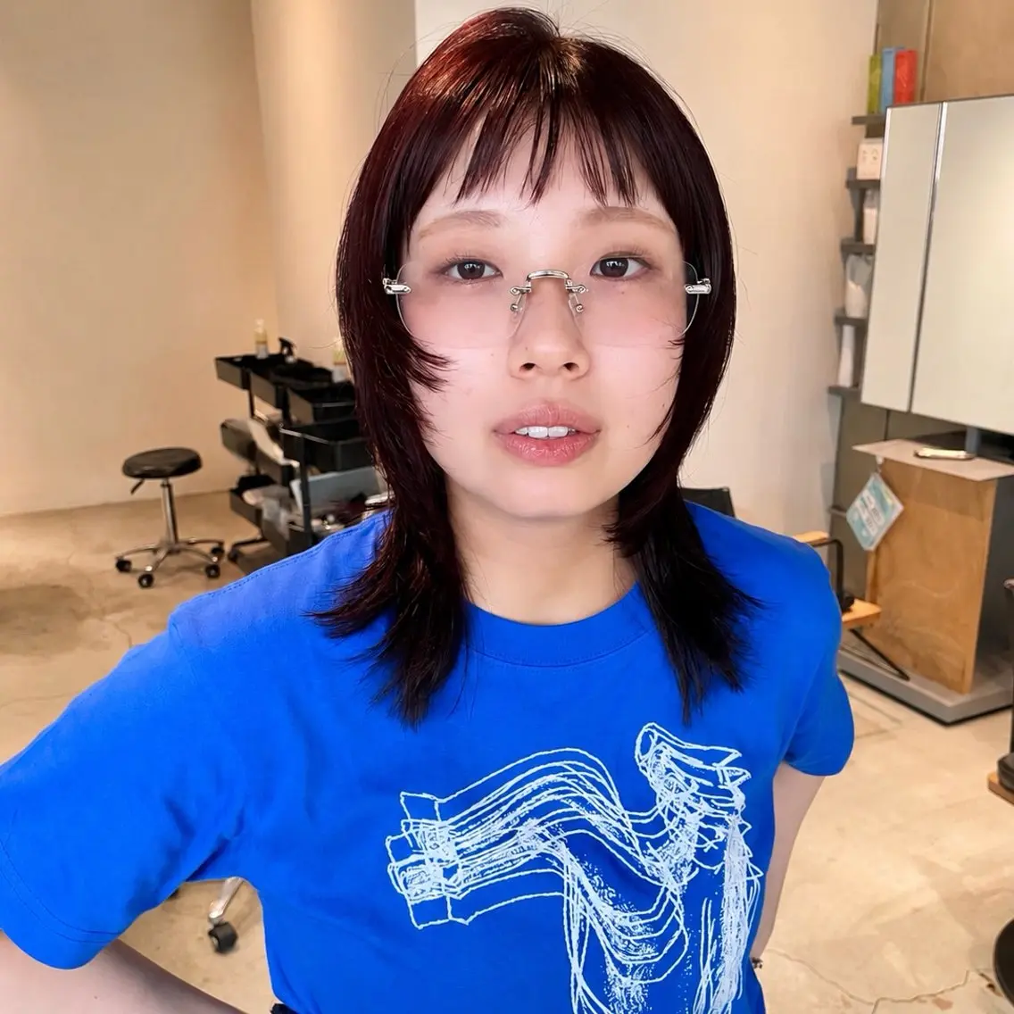 ミディアム カラー ボルドーカラー レイヤーカット カット ヘアカラー なかがきはな/ボブ/ レイヤー/パーマのヘアスタイル