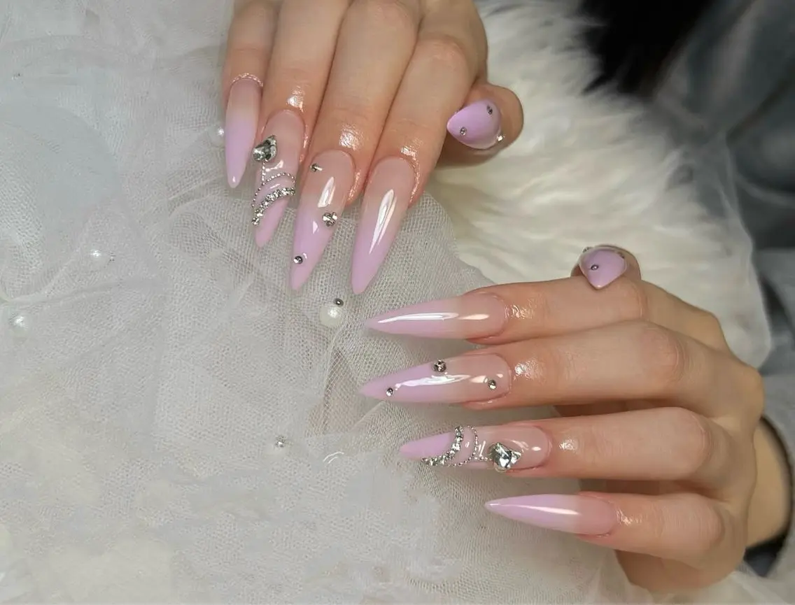 ネイル チークネイル 長さ出し フラッシュネイル フレンチネイル グラデーション ハンドネイル Lenie Nail Salonのネイルデザイン