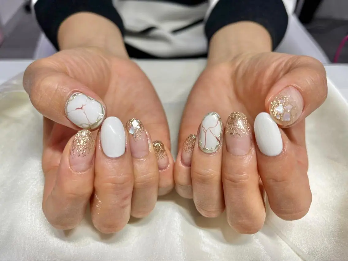 ネイル マツエク・マツパ アイブロウ 眉カラー 韓国風マツエク パリジェンヌラッシュリフト まつげパーマ 長さ出し ハンドネイル Nail&eye Belire 新宿のネイルデザイン