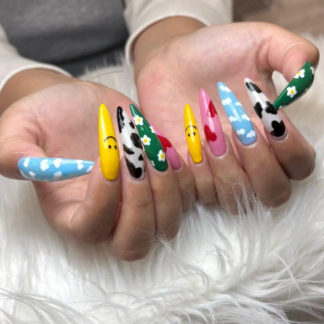 ネイル ハンドネイル NAIL atre SAIKAのネイルデザイン