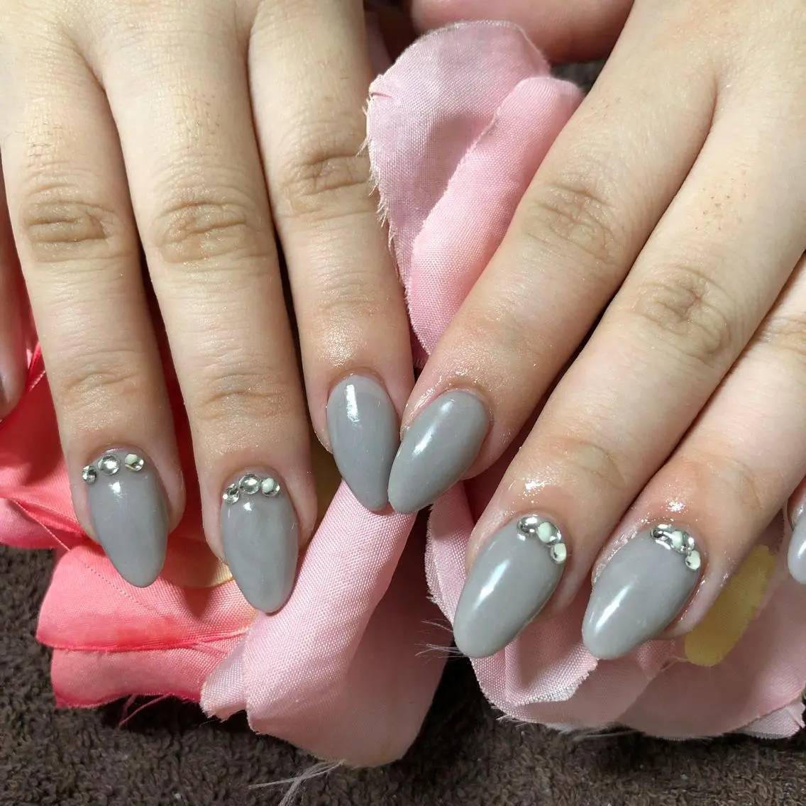 ミディアム ネイル ストーンネイル ハンドネイル 《LB》ラブリエ Nail&eyeのマツエク・マツパデザイン