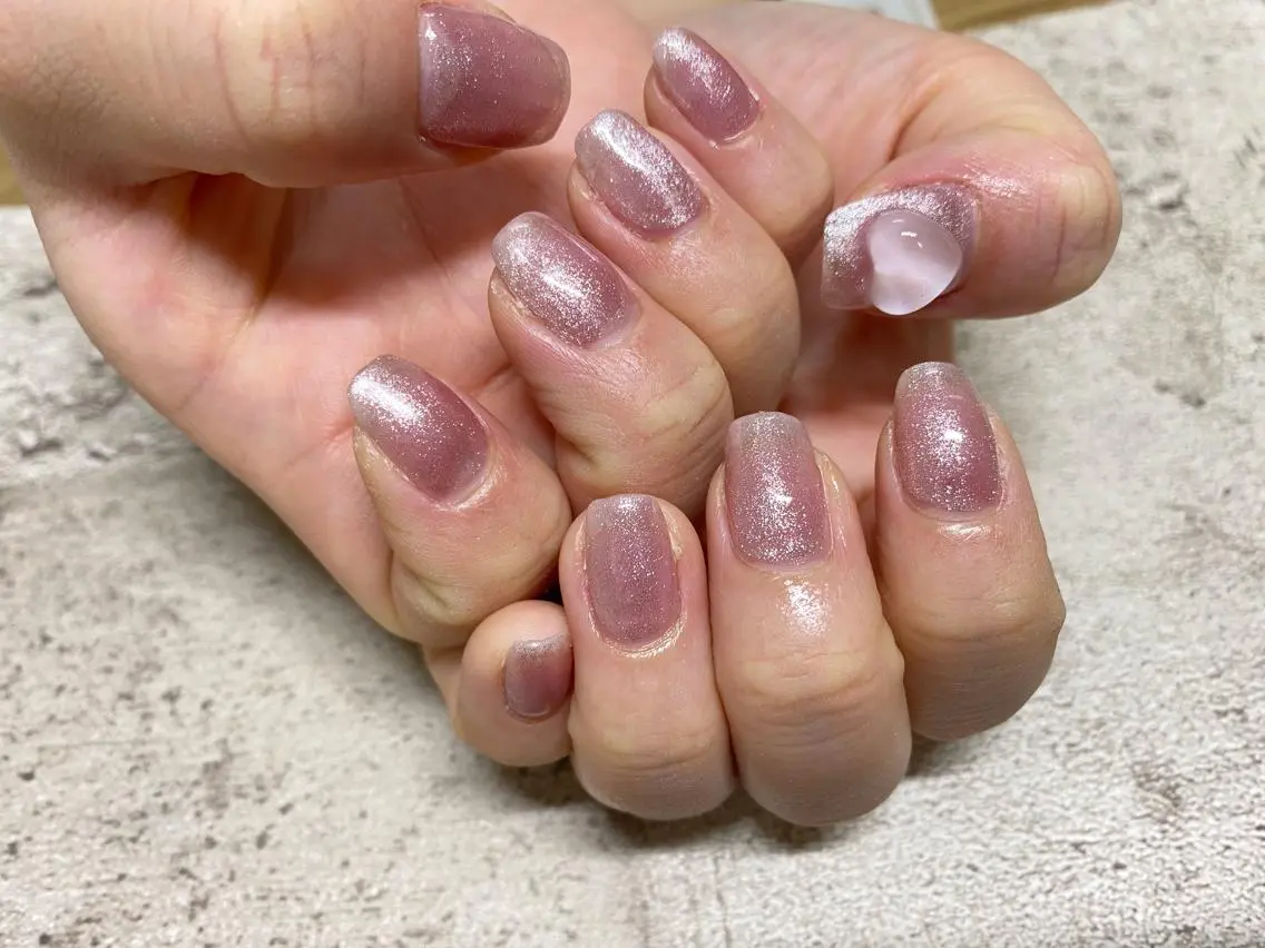 ネイル ハート マグネットネイル ピンク ハンドネイル mogunail &blowのネイルデザイン