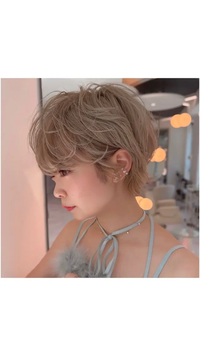 ショート カラー ベージュカラー 透明感カラー ショートヘア 小顔カット カット ヘアカラー トリートメント 🌟TOSHI/透明 感カラー/ショートのヘアスタイル