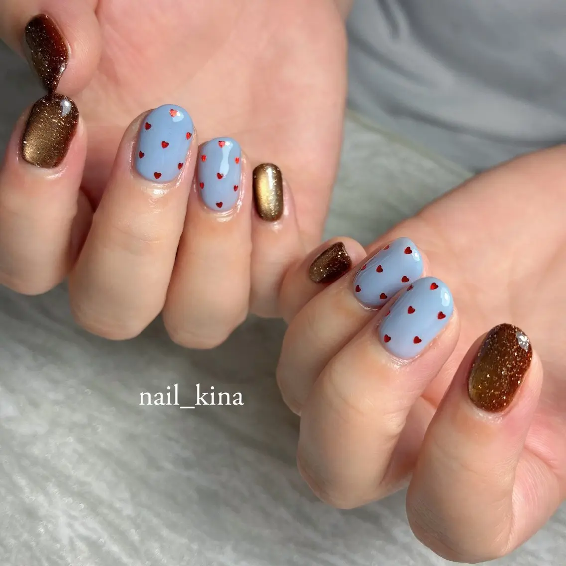 ネイル ドット ジェルネイル 水色 マグネットネイル パラジェル ハンドネイル nail_ kinaのネイルデザイン