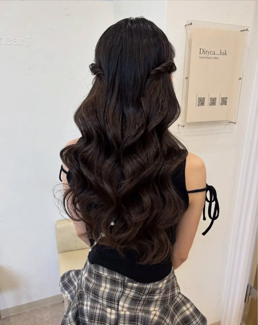 ロング Shion Nのヘアスタイル