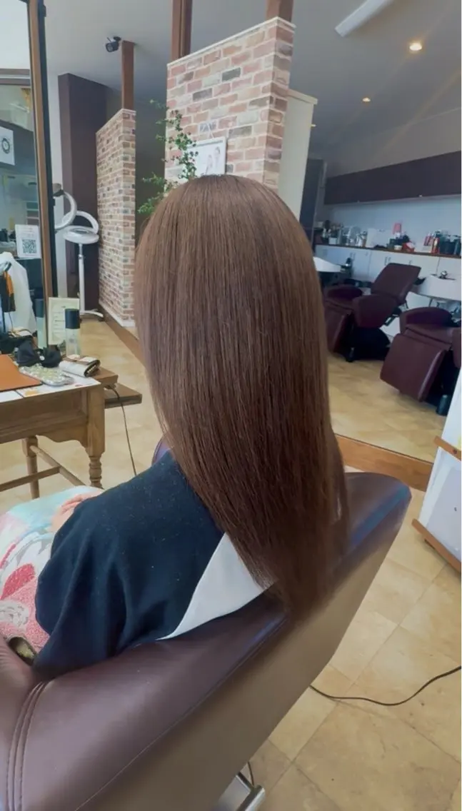 ミディアム カラー ベージュカラー ブリーチ 透明感カラー 髪質改善 トリートメント ヘアカラー 上村華女 髪質改善カラーのヘアスタイル
