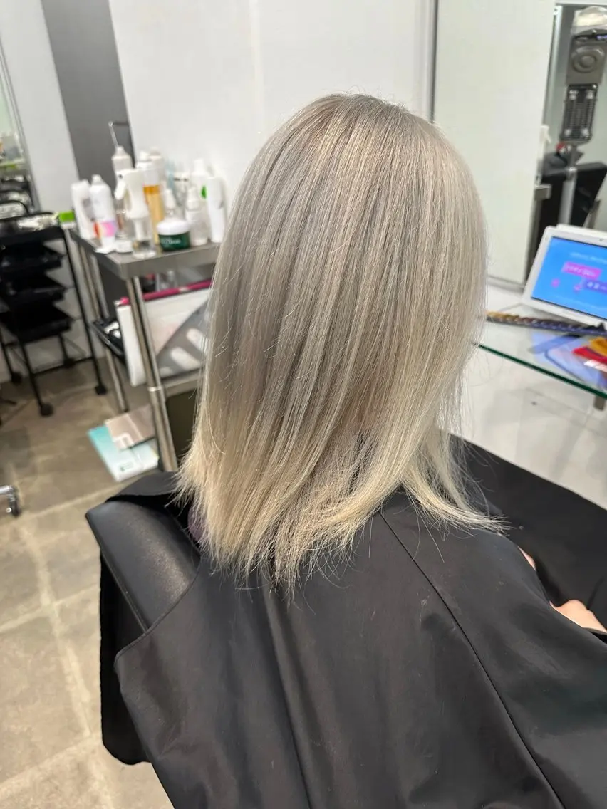 ミディアム ヘントナ カイのヘアスタイル