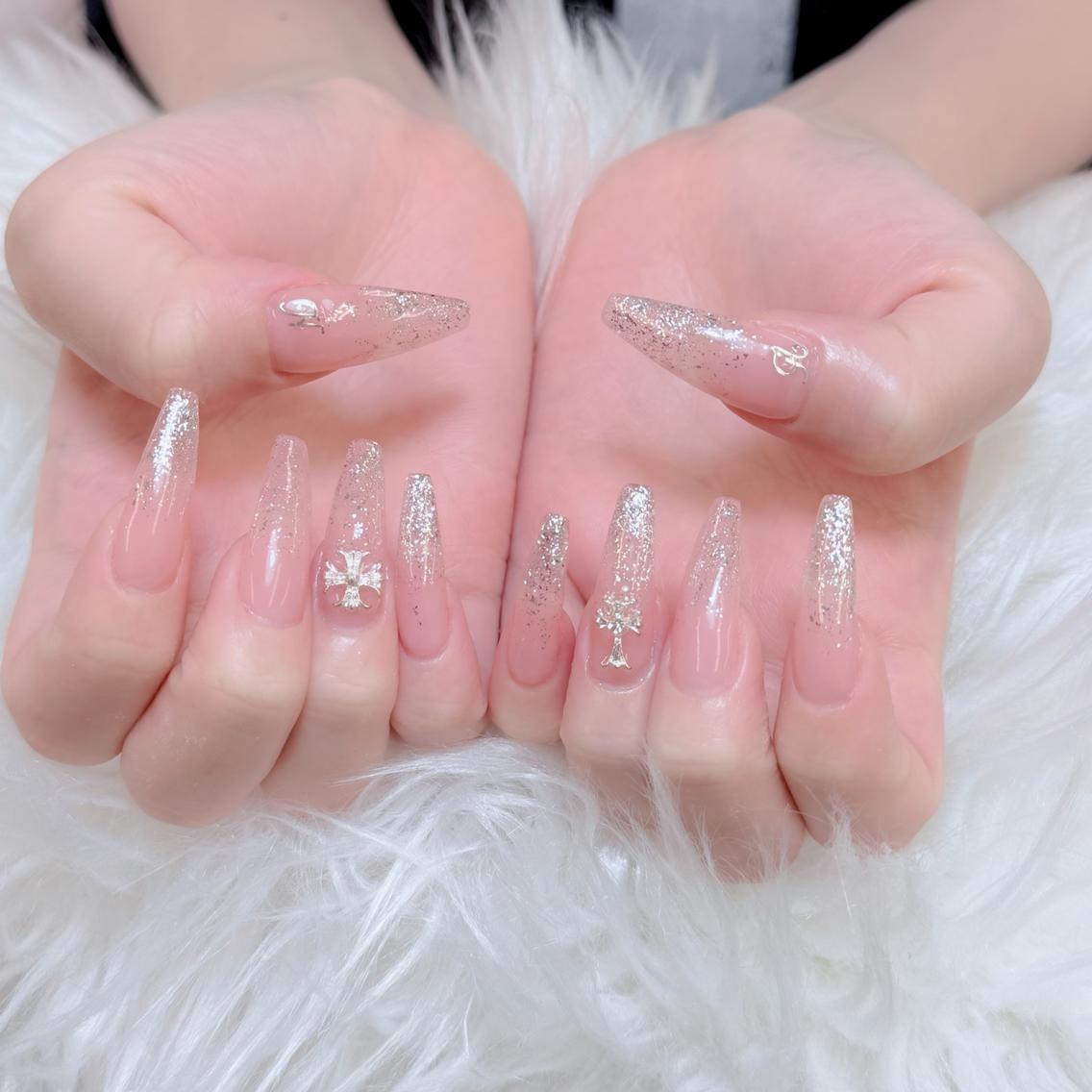ネイル チークネイル 長さ出し フラッシュネイル フレンチネイル グラデーション ハンドネイル Lenie Shinjukuのネイルデザイン