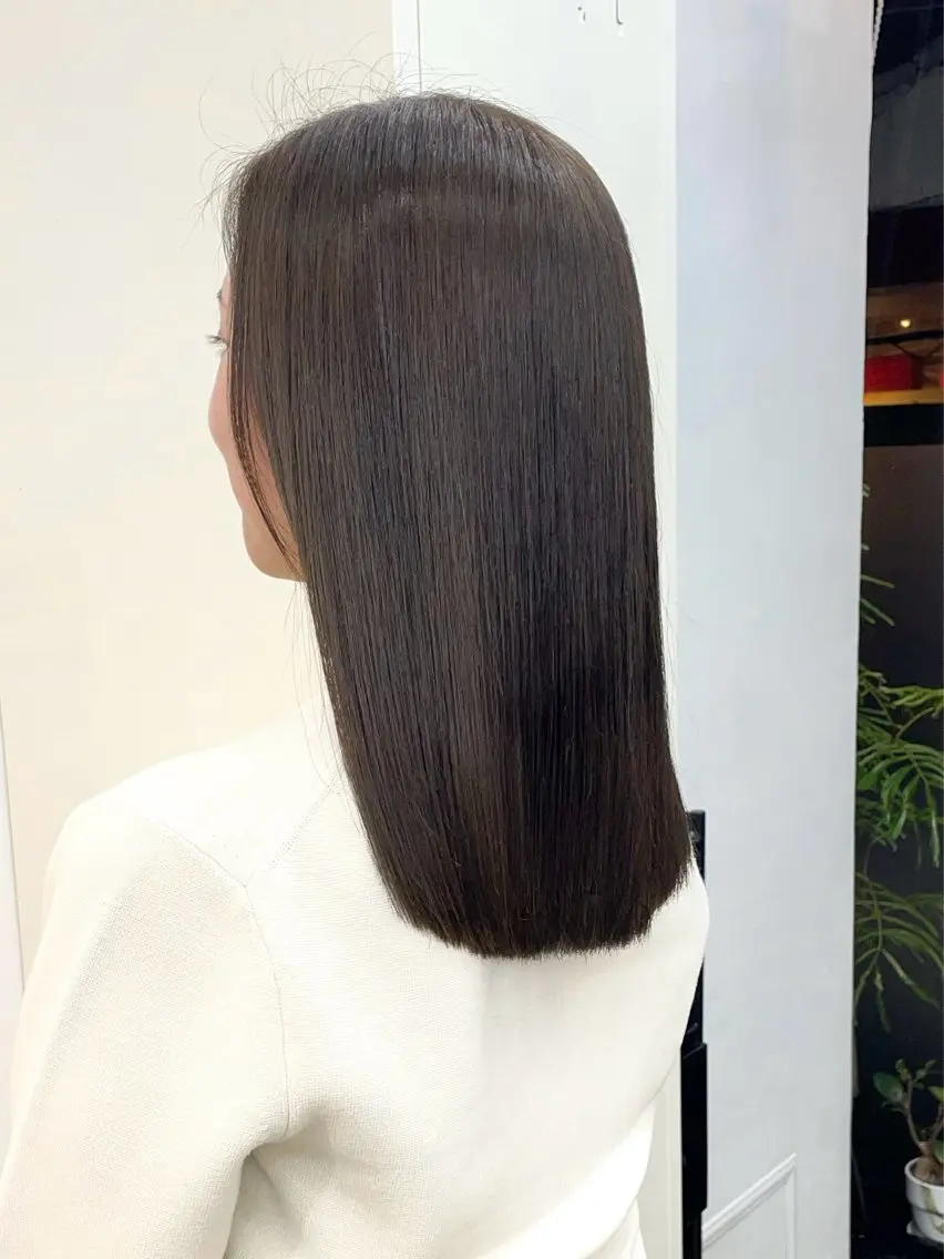 ミディアム カラー ベージュカラー 透明感カラー イルミナカラー オリーブベージュ トリートメント カット ヘアカラー トリートメント ✨髪質改善✨原宿 えのもと　はなのヘアスタイル