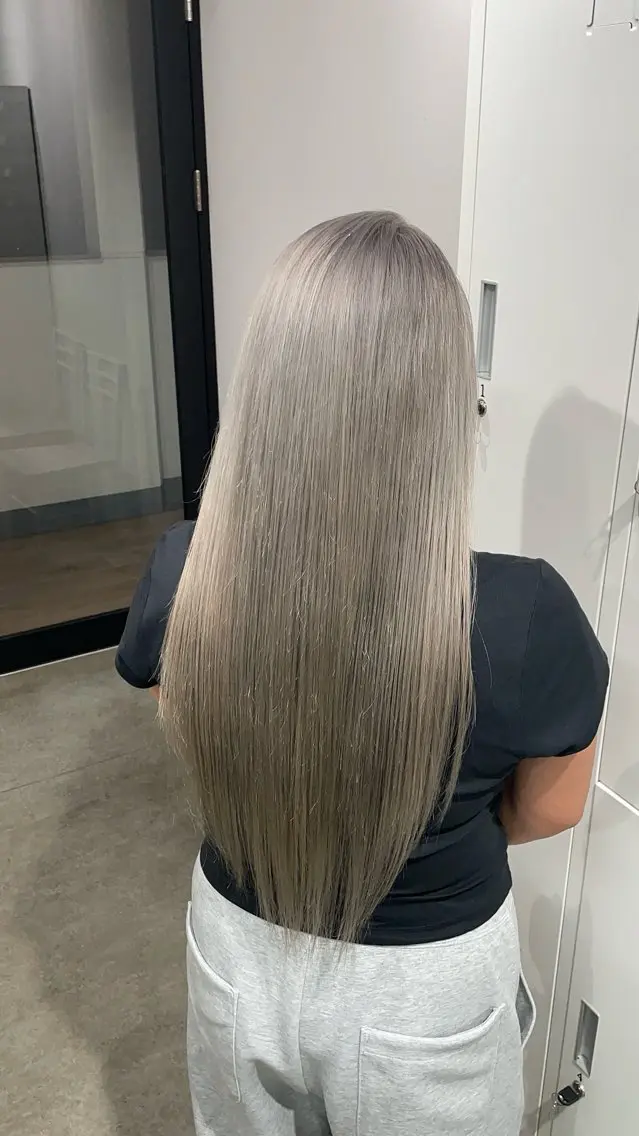 ロング ヘアカラー トリートメント REINA ISHIDOのヘアスタイル