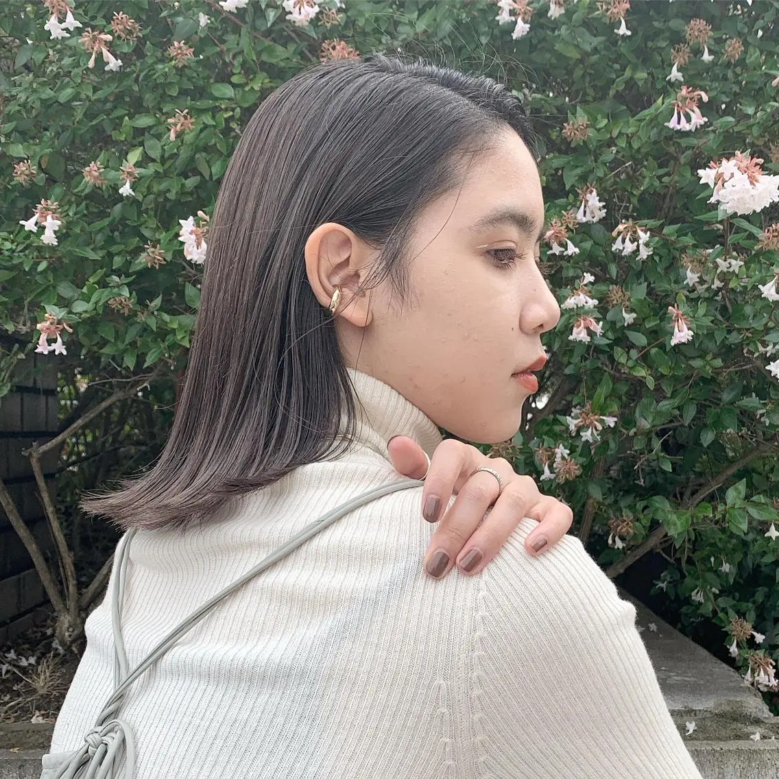 ミディアム カラー グレージュ カット ヘアカラー トリートメント 本間 結衣のヘアスタイル