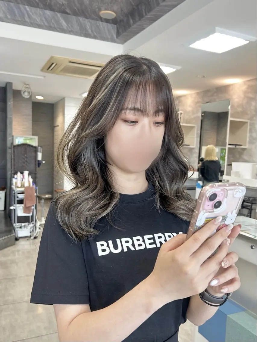 ミディアム ハイライト カット ヘアカラー レイヤー/艶髪カラー 森本くるみのヘアスタイル